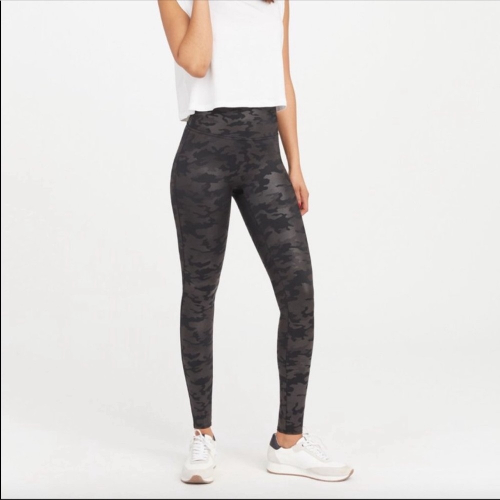 Spanx Faux Leather Metallic Camo Leggings size small